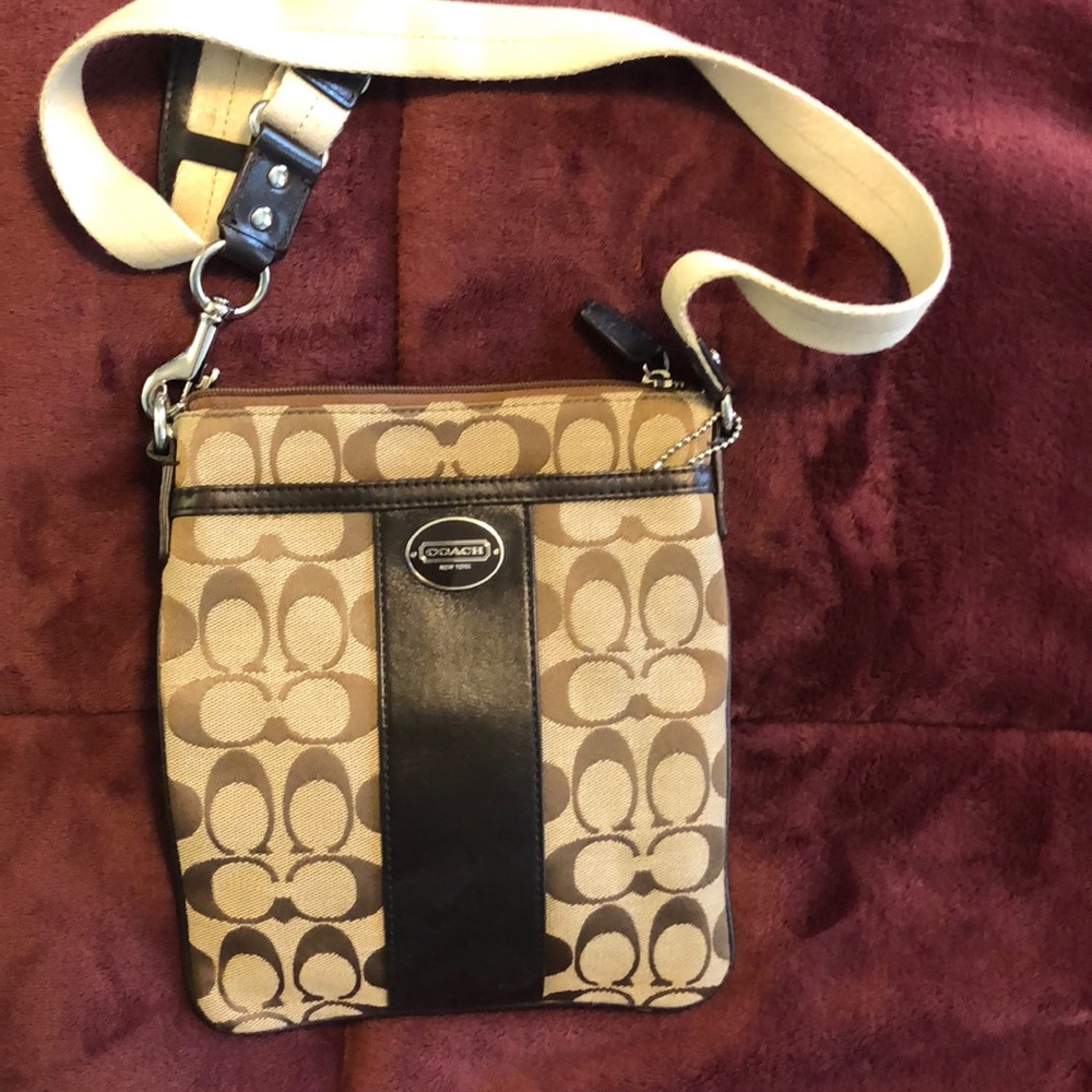 Cross body coach purse